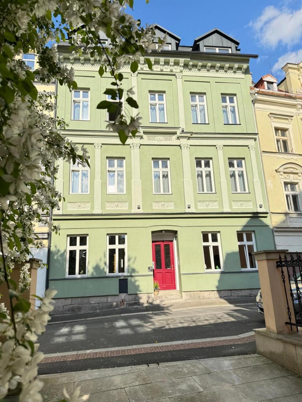 Four Rooms Carlsbad Authentic Karlovy Vary Exterior photo
